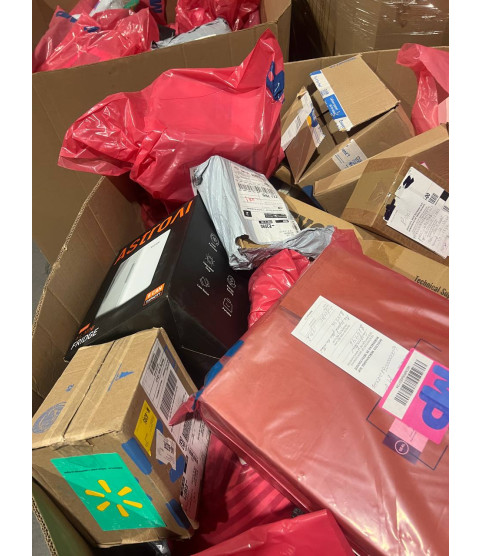 1 Pallet Liquidation Pallet – Electronics & Furniture - Condition: Customer returns