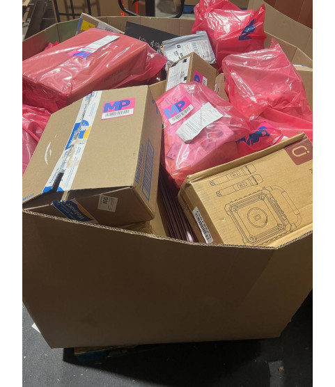 1 Pallet Liquidation Pallet – Electronics & Furniture - Condition: Customer returns